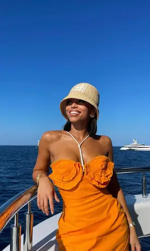 Lori Harvey wearing Jacquemus hat