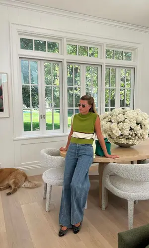 Sofia Richie’s Outfit in Slvrlake Jeans, Hermes Bag & Oliver Peoples Eyewear (2023)