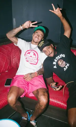 Jesse Lingard’s Outfit in Louis Vuitton T-Shirt, Fragment Design Sneakers & Travis Scott Merch (2023)