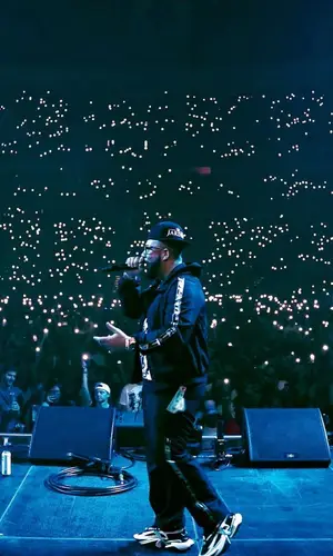 DJ Drama’s Outfit in Off-White Jacket & Balmain Sneakers (2023)
