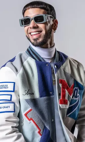 Anuel AA wearing Louis Vuitton belt