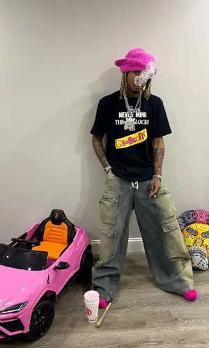 Lil Gnar wearing Jacquemus hat