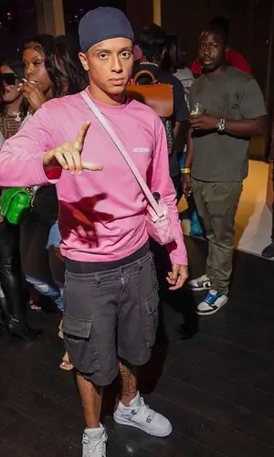 Central Cee wearing Jacquemus t-shirt