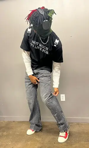 DC The Don’s Outfit in Balenciaga Jeans, Alyx Backpack & Apple (2022)