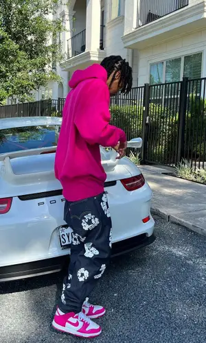 Autumn!’s Outfit in Vetements Hoodie, Levi’s Jeans & Denim Tears (2023)