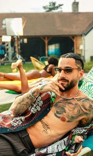 Maluma’s Outfit in Valentino Shirt & Ray-Ban Eyewear (2023)