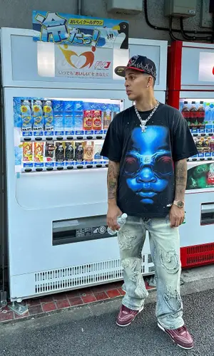 Rvssian’s Outfit in Hellstar T-Shirt, Untitled Artworks Jeans & Louis Vuitton Sneakers (2023)