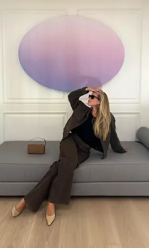 Sofia Richie’s Outfit in The Row Bag & Saint Laurent Eyewear (2023)