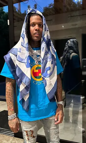 Lil Durk wearing Gucci scarf