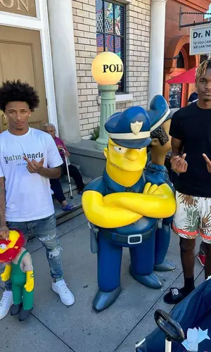 Mikey’s Outfit in Palm Angels T-Shirt, Amiri Jeans & Nike Sneakers (2023)
