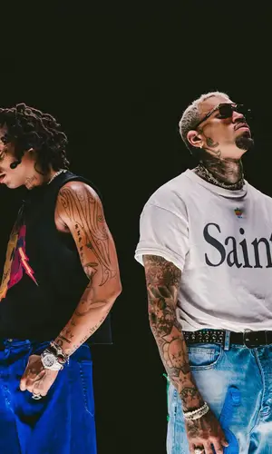 Chris Brown’s Outfit in Saint Michael T-Shirt, Nahmias Jeans & Jacques Marie Mage Eyewear (2023)