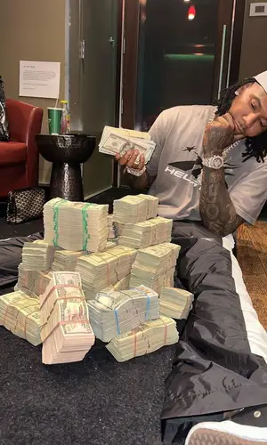 Moneybagg Yo wearing Hellstar t-shirt