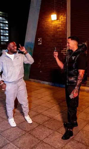 Headie One’s Outfit in Nike Hoodie (2023)
