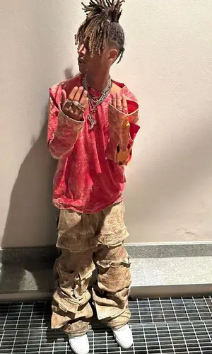 Jaden Smith’s Outfit in Diesel T-Shirt, New Balance Sneakers & MSFTSrep (2023)