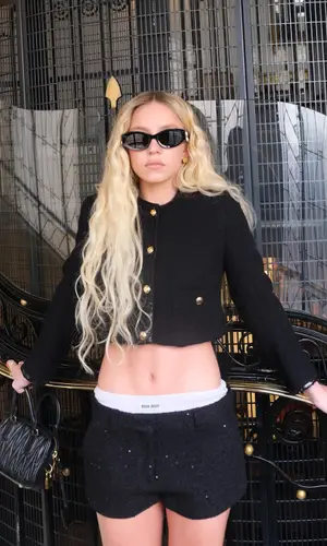 Sydney Sweeney’s Outfit in Miu Miu Eyewear (2023)