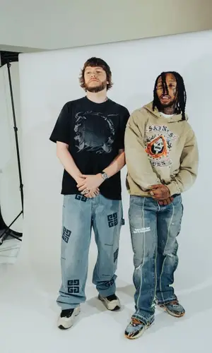Murda Beatz’s Outfit in Givenchy T-Shirt, Adidas Sneakers & Raf Simons (2023)
