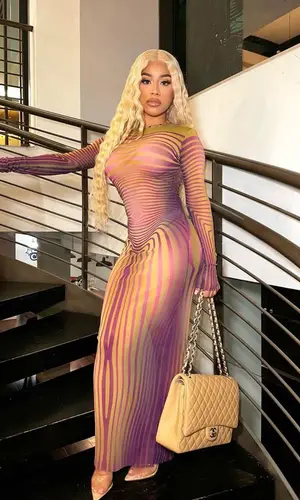 Hennessy Carolina wearing Gianvito Rossi sandal