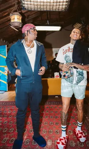 NLE Choppa wearing Kenzo bag