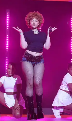 Ice Spice wearing B.B. Simon belt