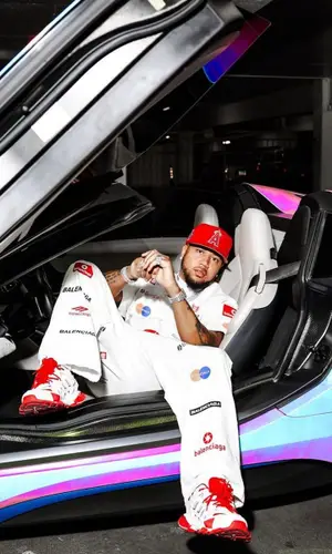 Mazi Vs’ Outfit in Balenciaga T-Shirt & New Era Cap (2023)