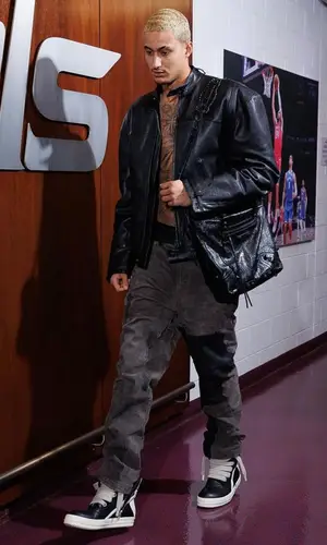 Kyle Kuzma’s Outfit in Balenciaga Jacket, Who Decides War Pants & Rick Owens Sneakers (2023)
