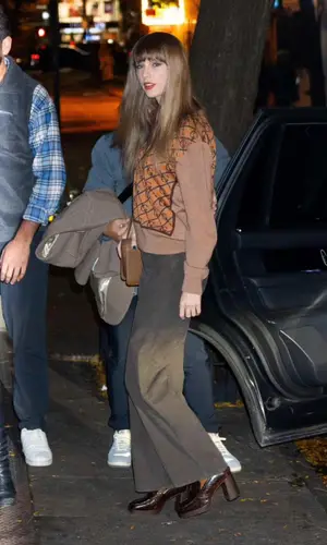 Taylor Swift wearing Gant sweater