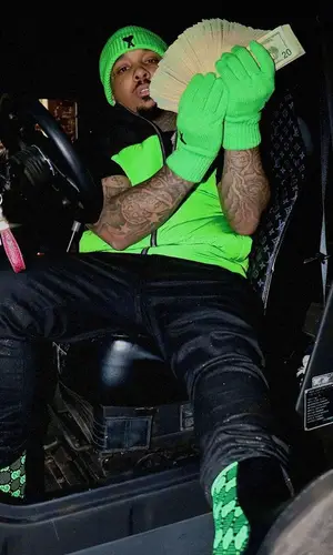 Doe Boy wearing Ami glov