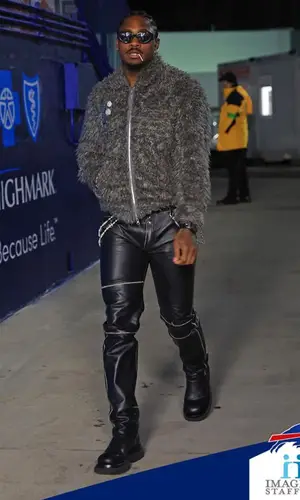 Stefon Diggs’ Outfit in Song for the Mute Jacket, Maison Margiela Pants & Bottega Veneta Eyewear (2023)