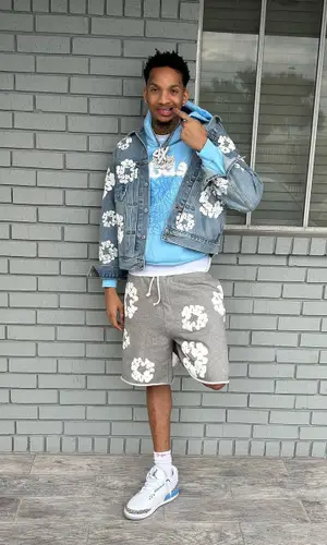 Stunna 4 Vegas wearing Supreme sock