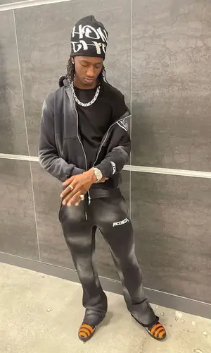 Yung Mal’s Outfit in Ricchezza Forever Hoodie & Don Honcho Hat (2023)
