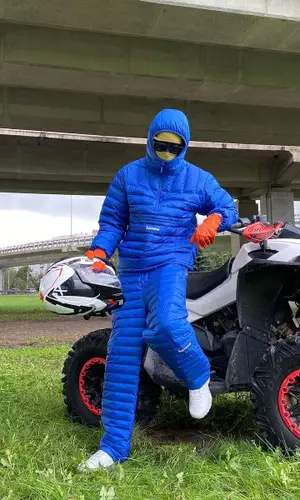 Unknown T’s Outfit in Supreme Jacket, Nike Sneakers & Places + Faces Eyewear (2023)