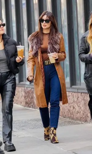 Emily Ratajkowski’s Outfit in Fendi Boots, Khaite Belt & Ray-Ban Eyewear (2023)