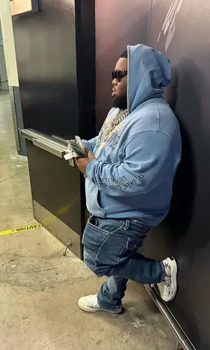 Rod Wave wearing Gucci eyewear