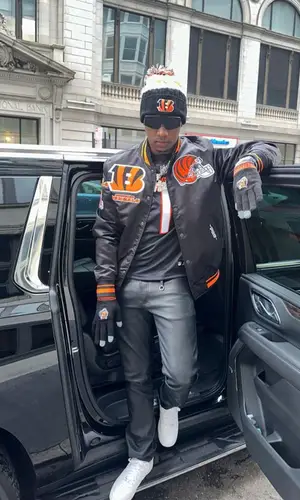 Rob49 wearing Nike jersey