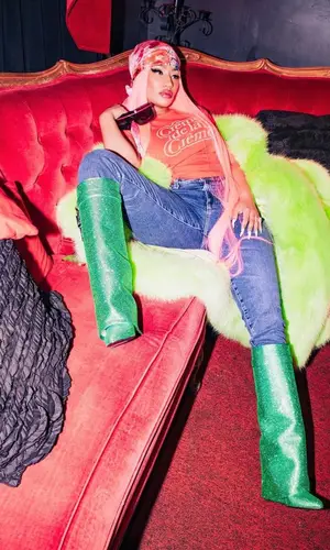 Nicki Minaj’s Outfit in Re/Done T-Shirt, Givenchy Boots & Chanel Eyewear (2023)