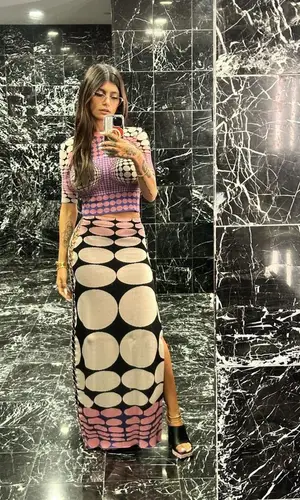 Mia Khalifa’s Outfit in Paco Rabanne Top & Off-White Sandals (2023)