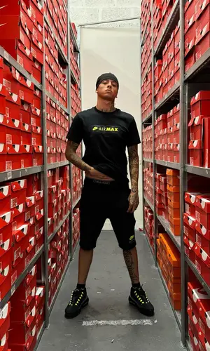 Central Cee wearing Nike sock