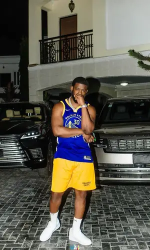 Tion Wayne’s Outfit in Nike Jersey & Gallery Dept. Shorts (2023)