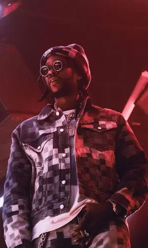 2 Chainz’s Outfit in Louis Vuitton Hat (2024)