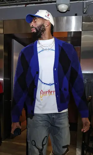 Anthony Davis’ Outfit in Burberry Sweater, Amiri Jeans & Rhee Studio (2024)