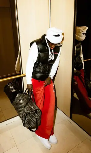 2Rare’s Outfit in Prada Jacket, Nike Sneakers & Goyard Bag (2024)