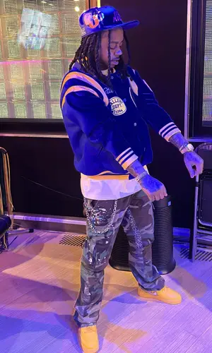 Babyface Ray’s Outfit in Nike Sneakers, Gallery Dept. Cap & Off-White (2024)