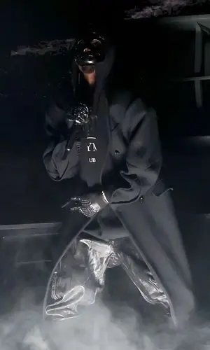 Playboi Carti wearing No Name other