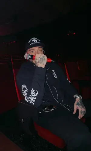 Gue wearing Louis Vuitton sneakers