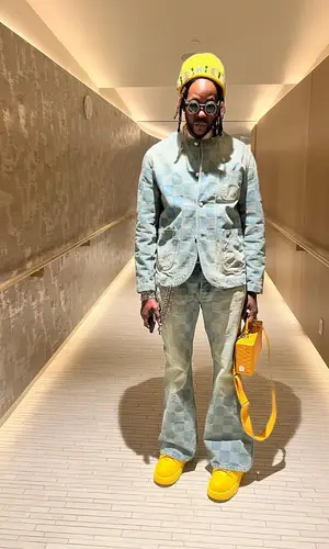 2 Chainz’s Outfit in Goyard Bag & Louis Vuitton Eyewear (2024)