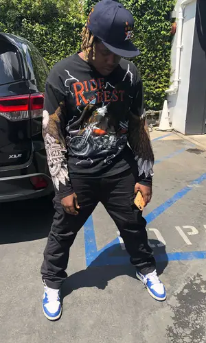 Don Toliver wearing Vintage t-shirt