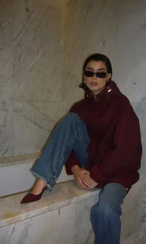 Dixie D'Amelio wearing Gucci jeans