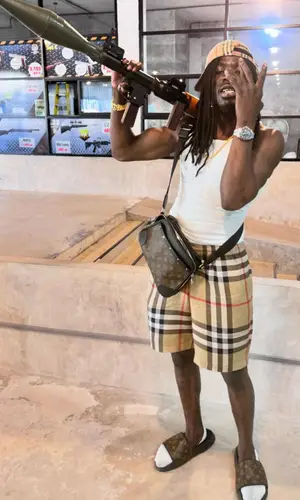 Gazo’s Outfit in Burberry Cap & Louis Vuitton Sandals (2024)