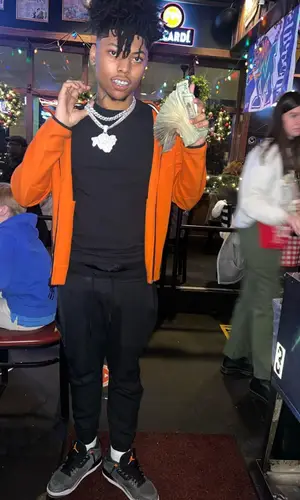 Hopout Shawn wearing Nike hoody