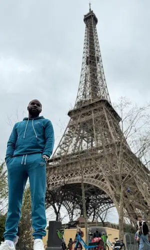 Floyd Mayweather’s Outfit in Louis Vuitton Hoodie (2024)